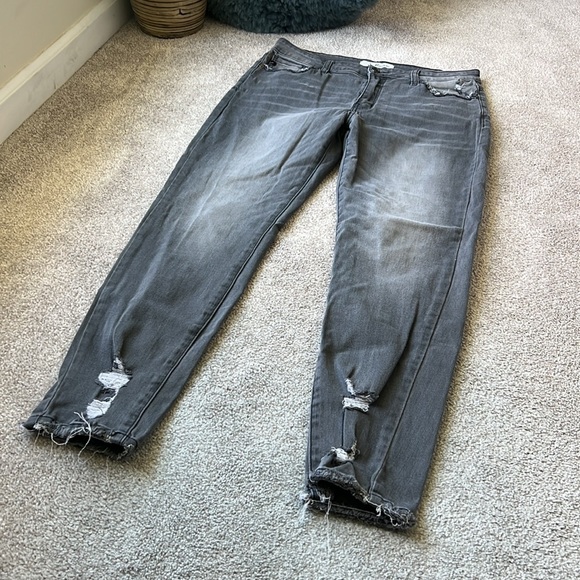 KANCAN Size 30 with 29” inseam distressed skinny jeans Gray stretcc - Picture 3 of 11